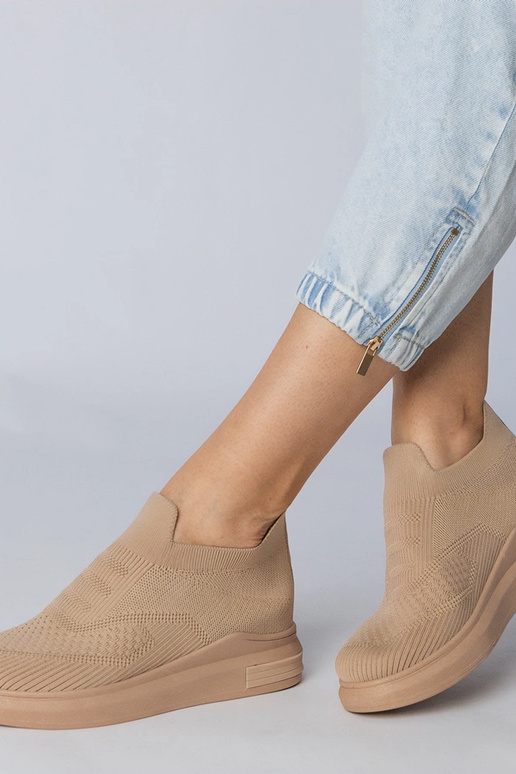 Brūni sporta iešļūcenes, „Merinsa"