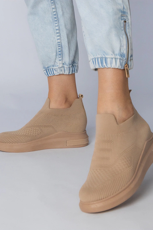 Brūni sporta iešļūcenes, „Merinsa"