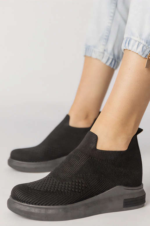 Rudi caurumiņi mokasīni no mākslīgā...