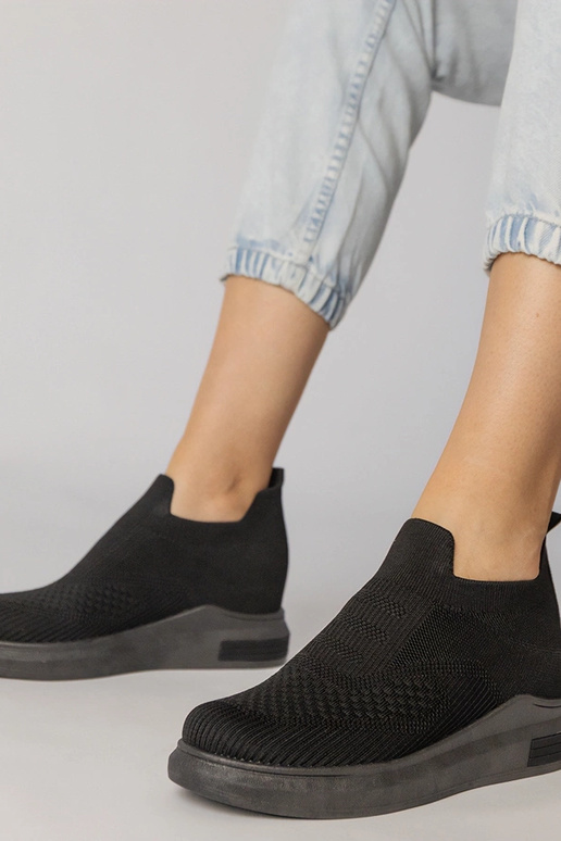 Rudi caurumiņi mokasīni no mākslīgā...