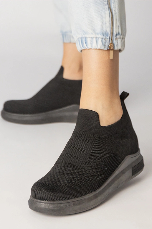 Rudi caurumiņi mokasīni no mākslīgā...