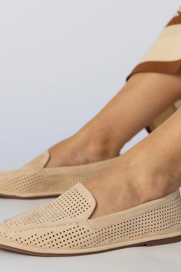 Karameles krāsas caurumiņi... 2