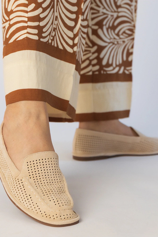 Karameles krāsas caurumiņi mokasīni...