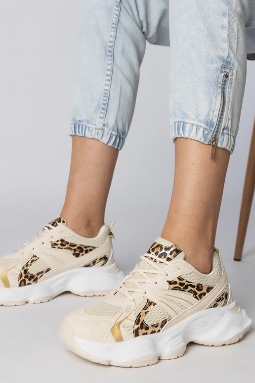 Pantera raksta sporta apavi uz...