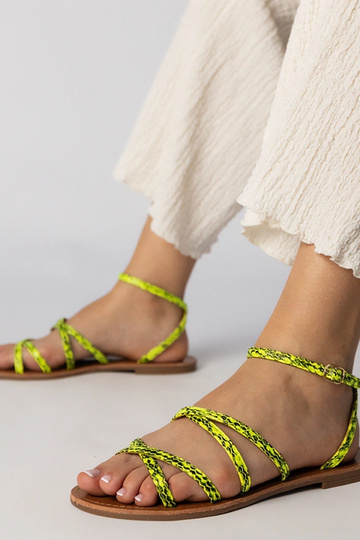 Dzelteni sandales uz... 2