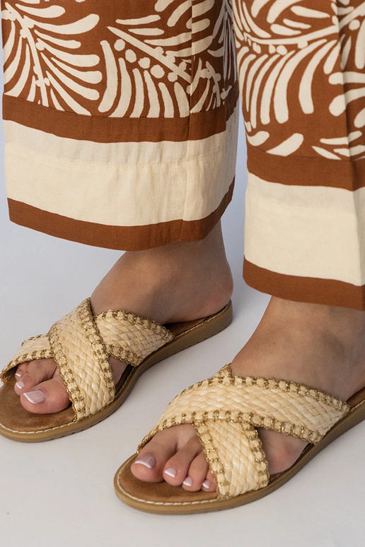 Smilšu krāsas sieviešu austas čības,...