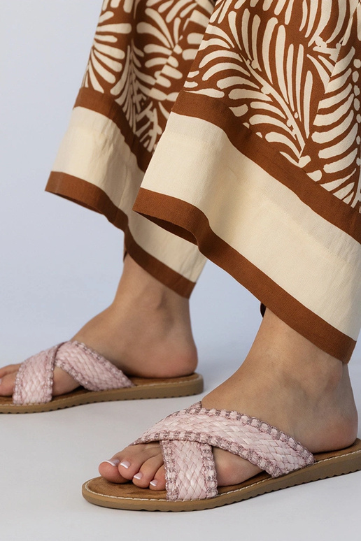 Rozā sieviešu austas čības, „Ellinara"