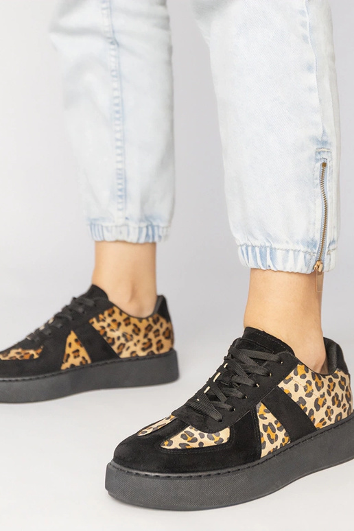 Melni-panteru raksta sieviešu sporta...