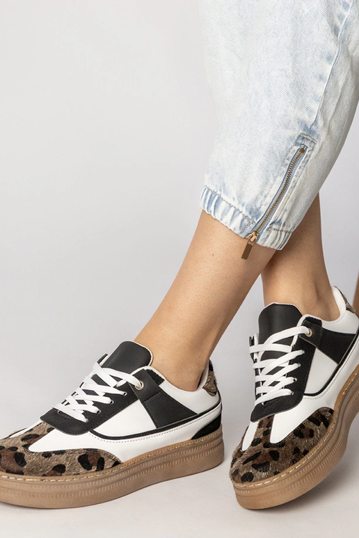 Melni-baltie sporta apavi ar panteru...