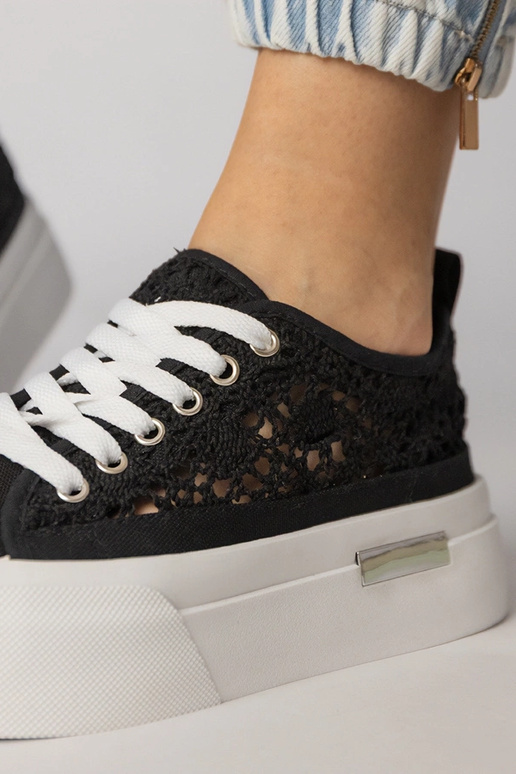 Melni caurumi sporta apavi sievietēm,...