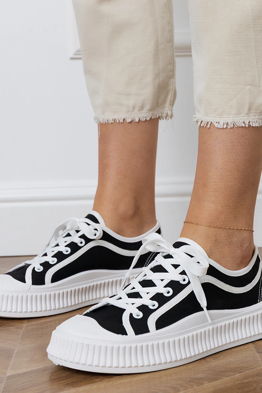 Melni sieviešu apavi uz platformas,...