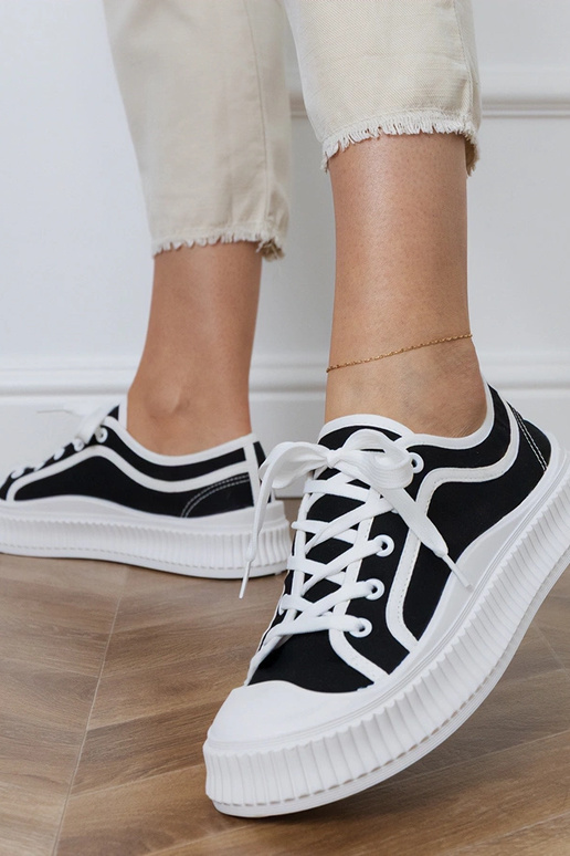 Melni sieviešu apavi uz platformas,...