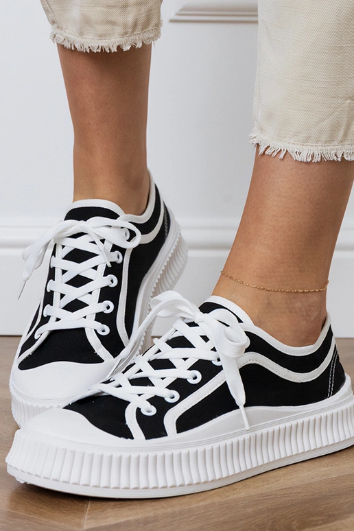 Melni sieviešu apavi uz platformas,...