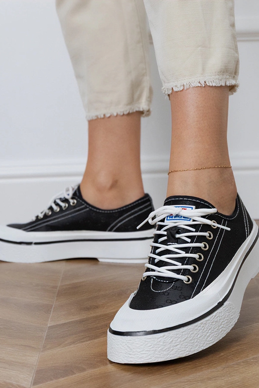 Melni sieviešu apavi uz platformas,...