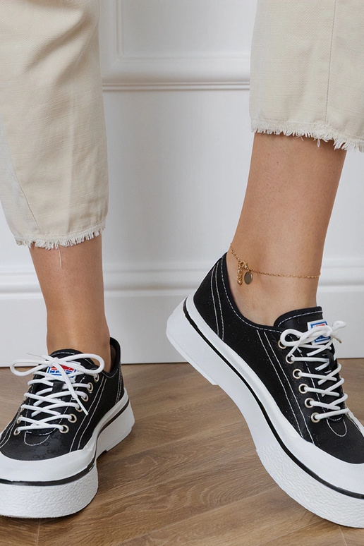 Melni sieviešu apavi uz platformas,...