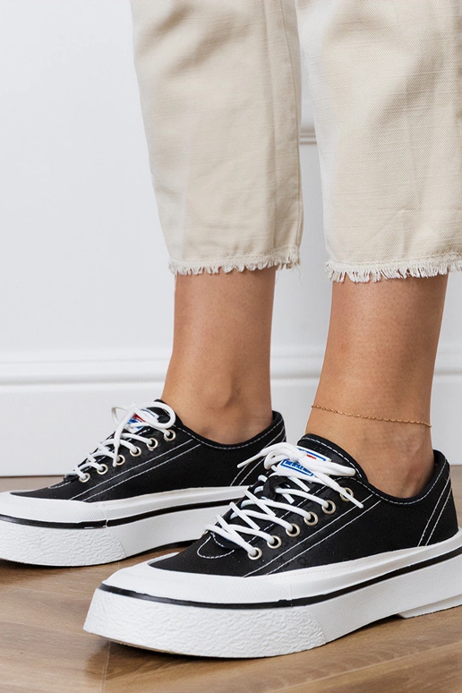 Melni sieviešu apavi uz platformas,...