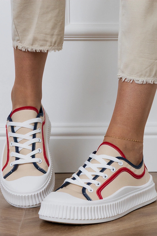 Smilšu krāsas sieviešu apavi uz...