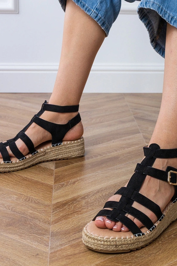 Melni espadrilu stila...