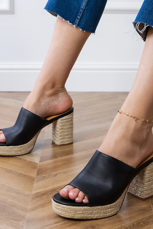 Melni espadrilles uz papēža Grande