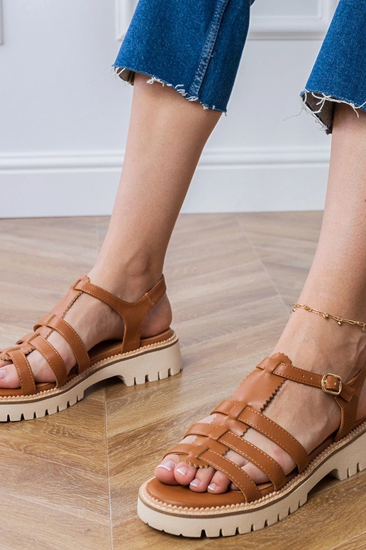 Rudie gladiatoru sānali ar sprādzēm,...