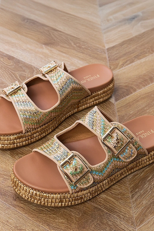 Zelta čības ar sprādzēm uz siksniņām,...