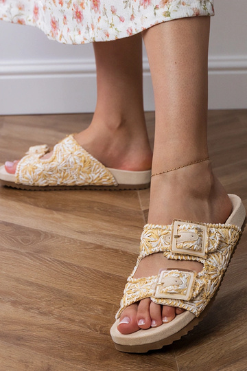 Smilšu krāsas adītas čības... 2