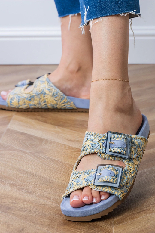 Zilas adīts čības ar sprādzēm uz...