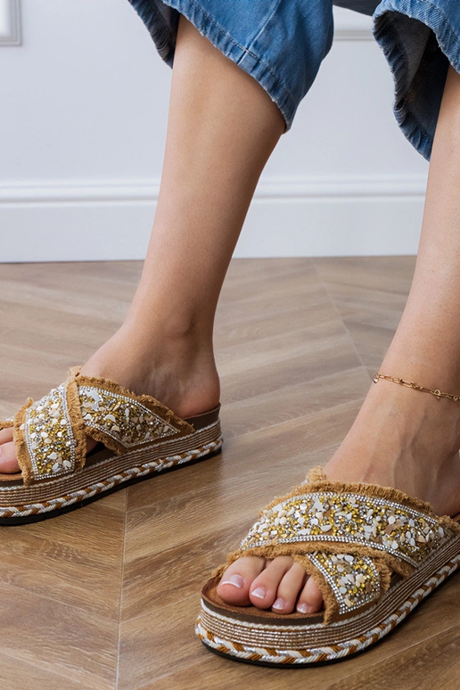 Smilšu krāsas čības ar cirkonija...