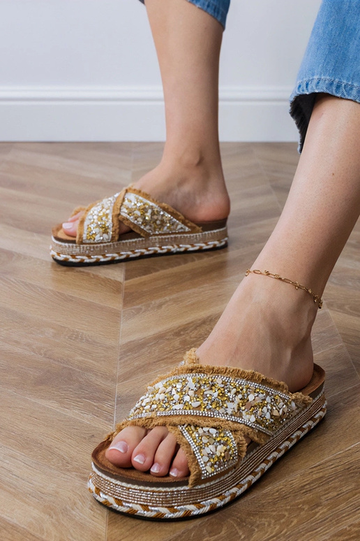 Smilšu krāsas čības ar cirkonija...