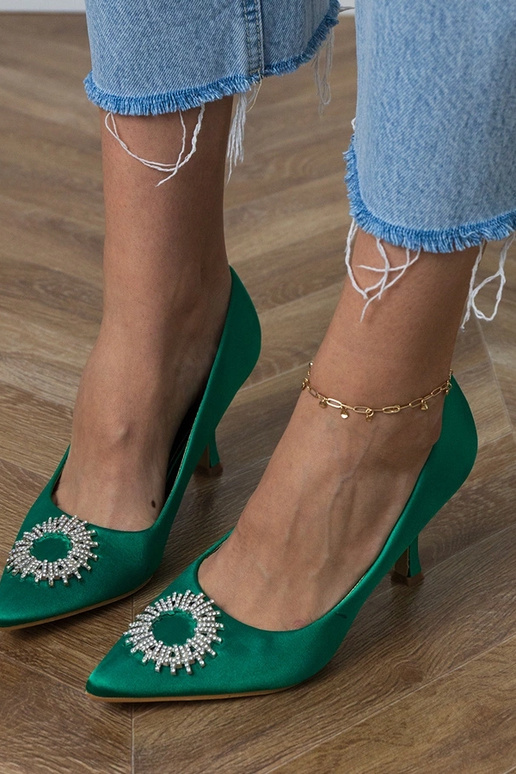 Zaļas zīda sandales ar cirkoniem Bellira