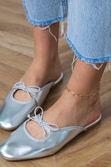 Sudraba slēgtas šlepetes uz... 2