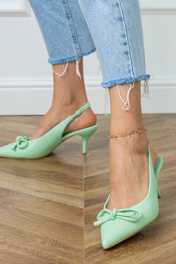 Zaļas sūkņas uz zema papēža...