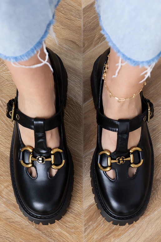 Melnās puszābaki uz bieza zole ar...