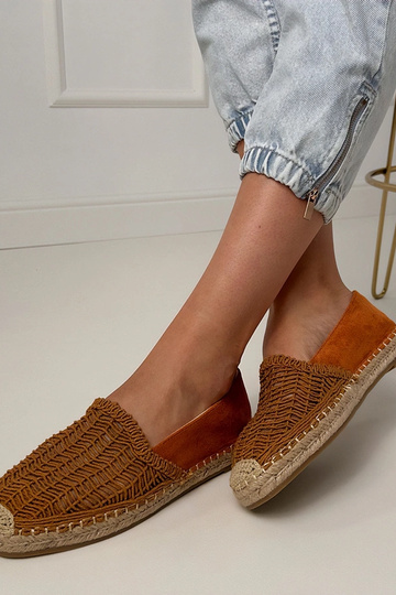 Brūnas caurspīdīgas espadrilles uz platformas Plevis 2