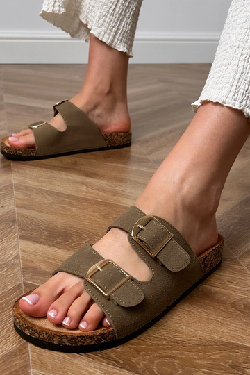 Zaļas čības ar sprādzēm uz... 2