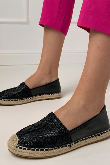 Melnas caurspīdīgas espadrilles uz platformas Zelvira