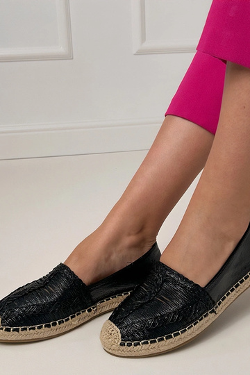 Melnas caurspīdīgas espadrilles uz platformas Zelvira 2
