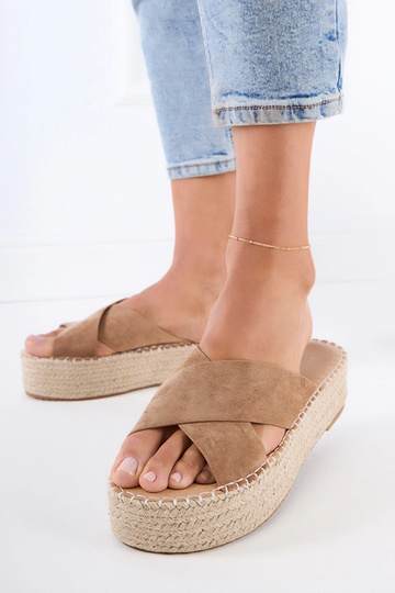 Brūnas espadrilu stila čības ar siksniņām uz platformas Jerisa 2
