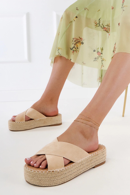 Smilškrāsas espadrilu stila čības ar...