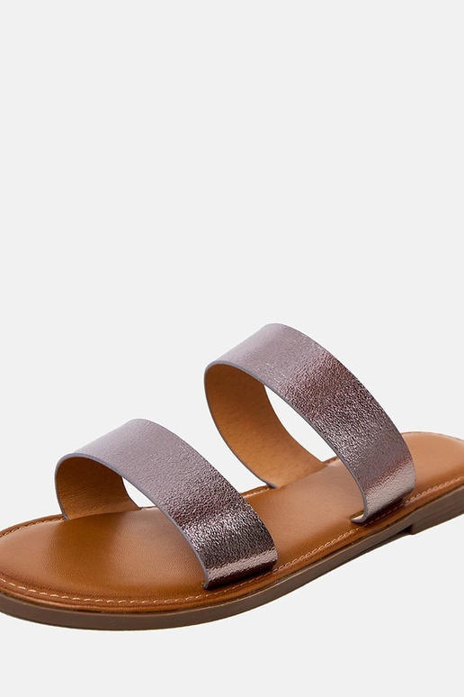 Pelēkas sieviešu čības ar siksniņām...