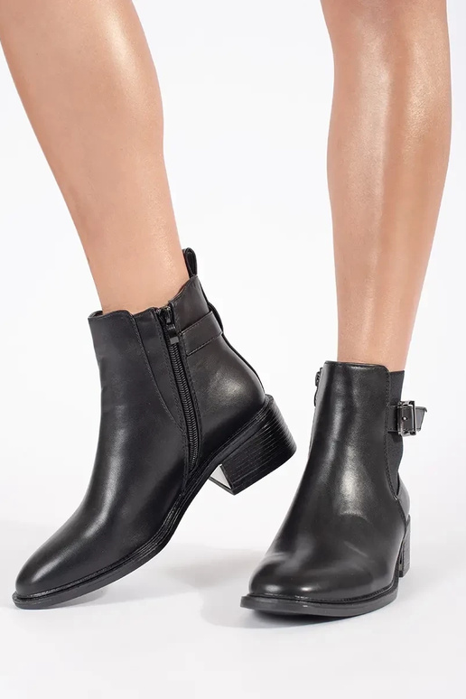 Klasiska modeļa kurpes melnā krāsā ar...