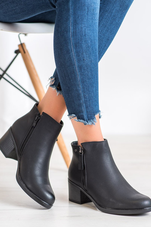 Zābaki ar papēžiem