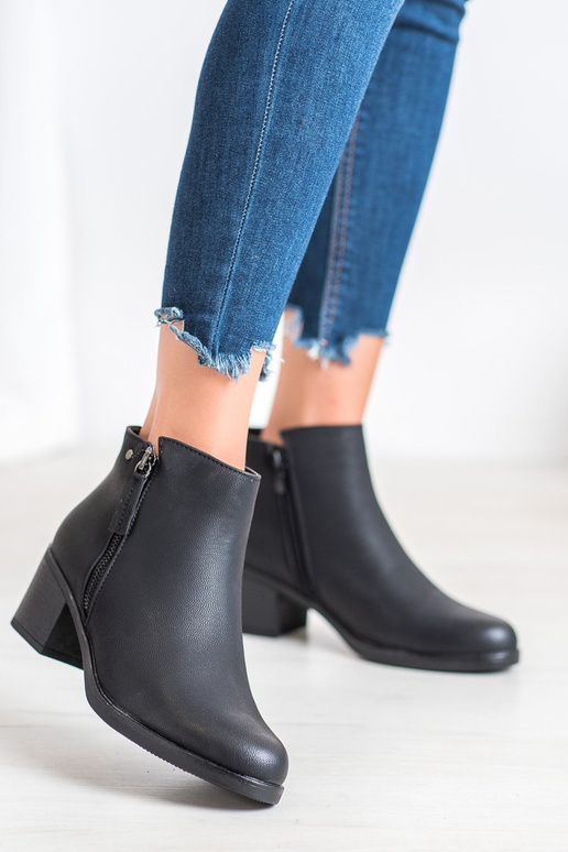 Zābaki ar papēžiem