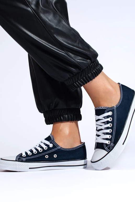 Klasiska modeļa Zilas krāsas kurpes...