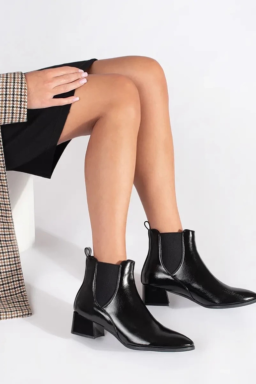 Shelovet eleganti kurpes melnā krāsā