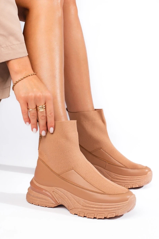 Sportiska stila sieviešu zābaki...