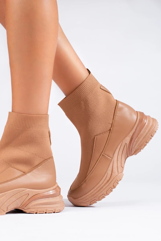 Sportiska stila sieviešu zābaki...