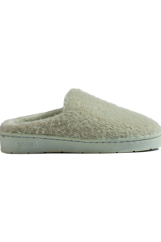 Iekšējās čības ar kažokādu sievietēm...