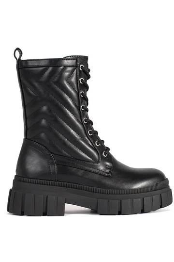 Augstpapēžu zābaki ar...