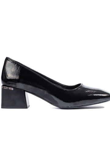 Augstpapēžu kurpes...